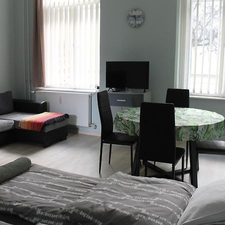 Dolce Vita Apartman เดเบรตเซน ภายนอก รูปภาพ