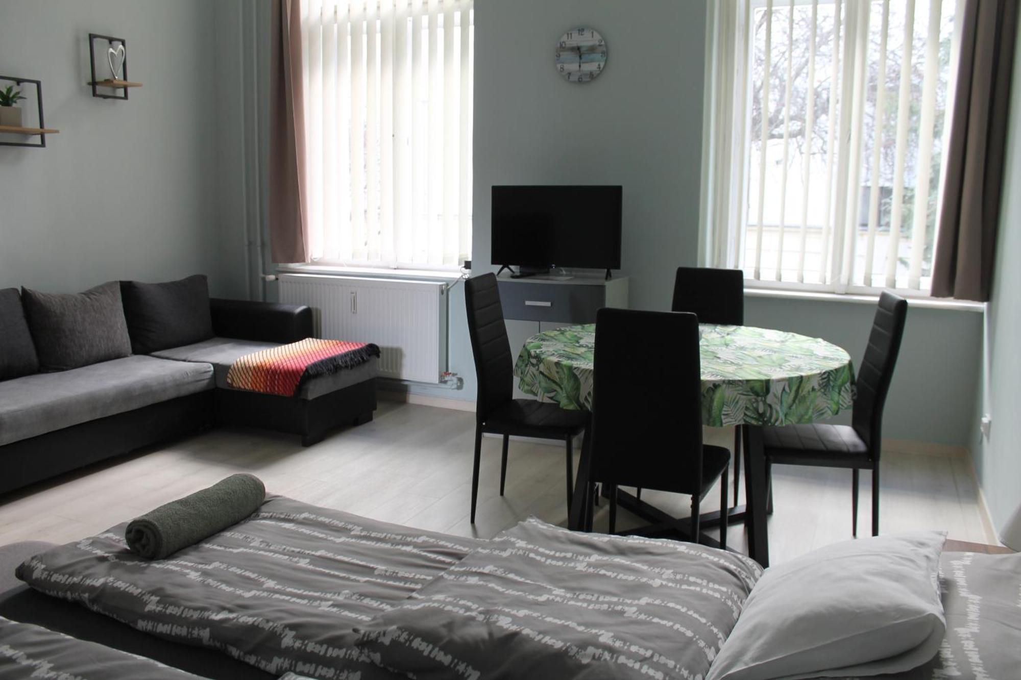 Dolce Vita Apartman เดเบรตเซน ภายนอก รูปภาพ