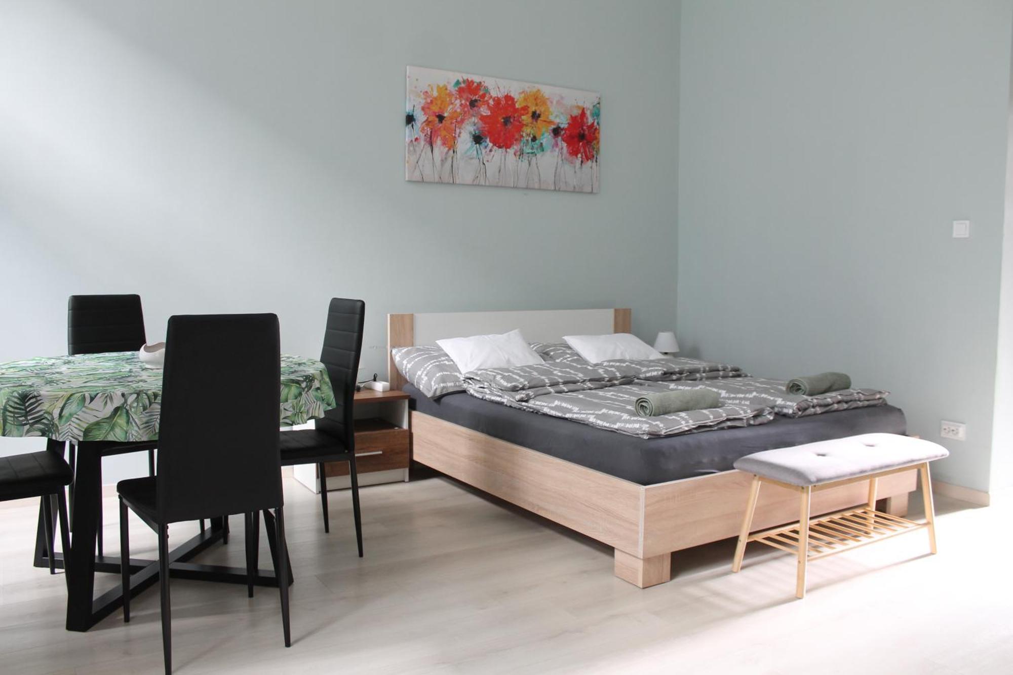 Dolce Vita Apartman เดเบรตเซน ภายนอก รูปภาพ